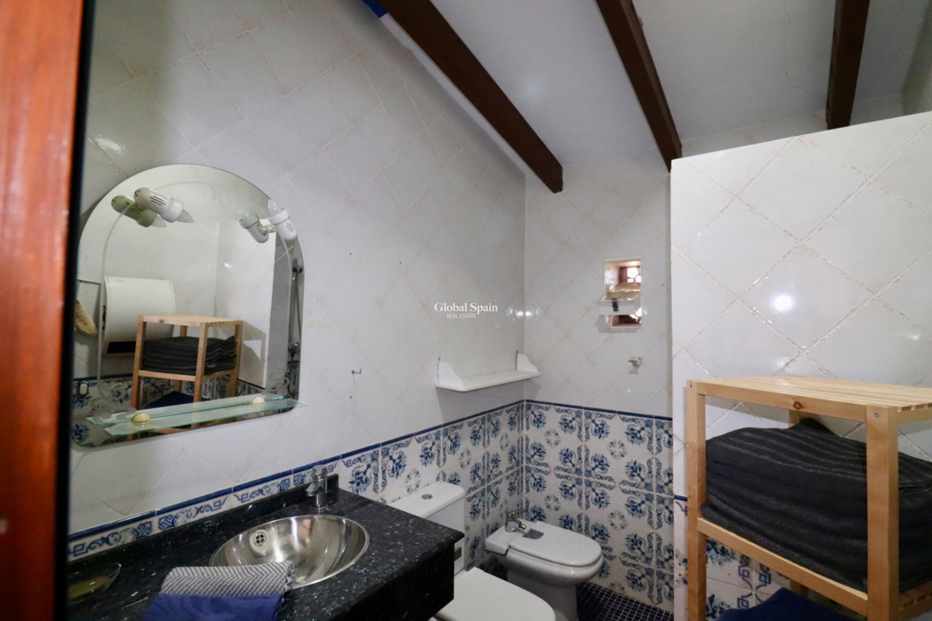 Resale - HOUSE -
ROJALES - Heredades