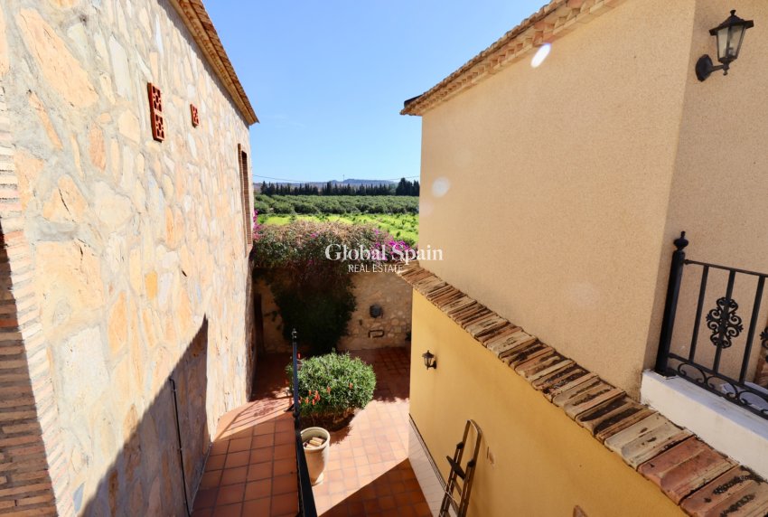 Resale - HOUSE -
ROJALES - Heredades