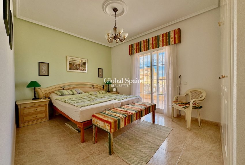 Resale - HOUSE -
ROJALES - Inland