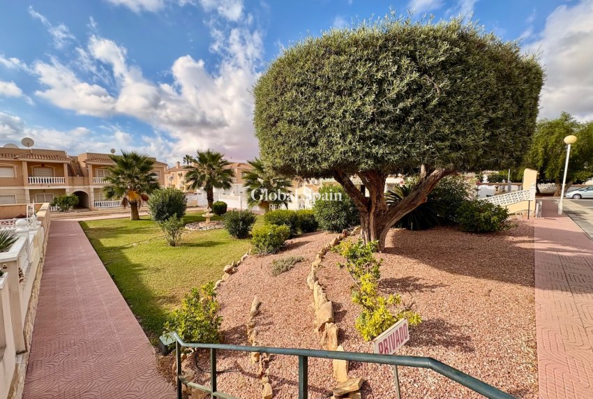 Resale - HOUSE -
ROJALES - Inland