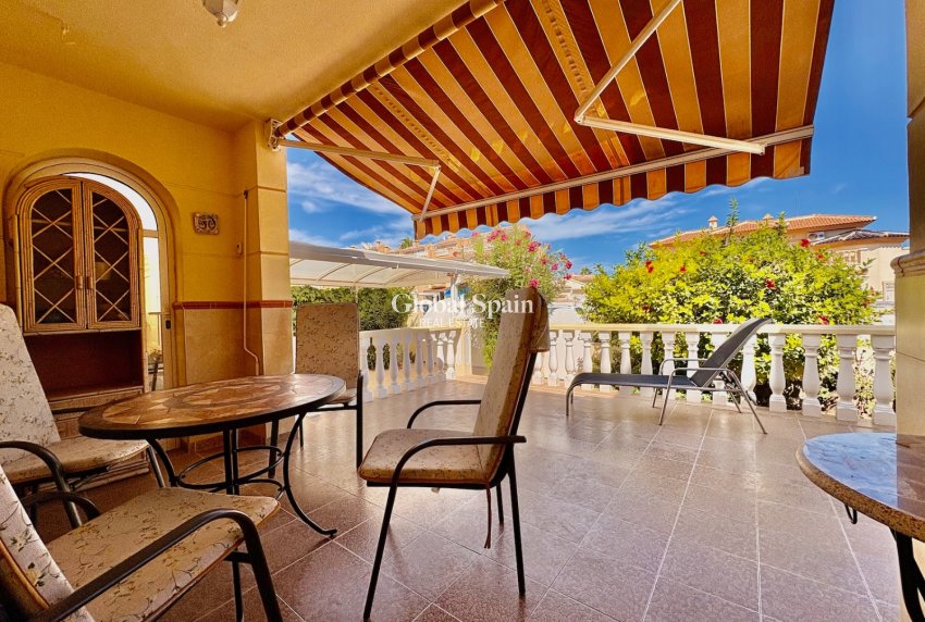 Resale - HOUSE -
ROJALES - Inland