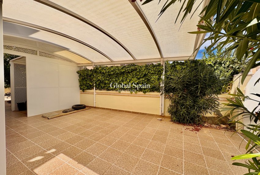 Resale - HOUSE -
ROJALES - Inland