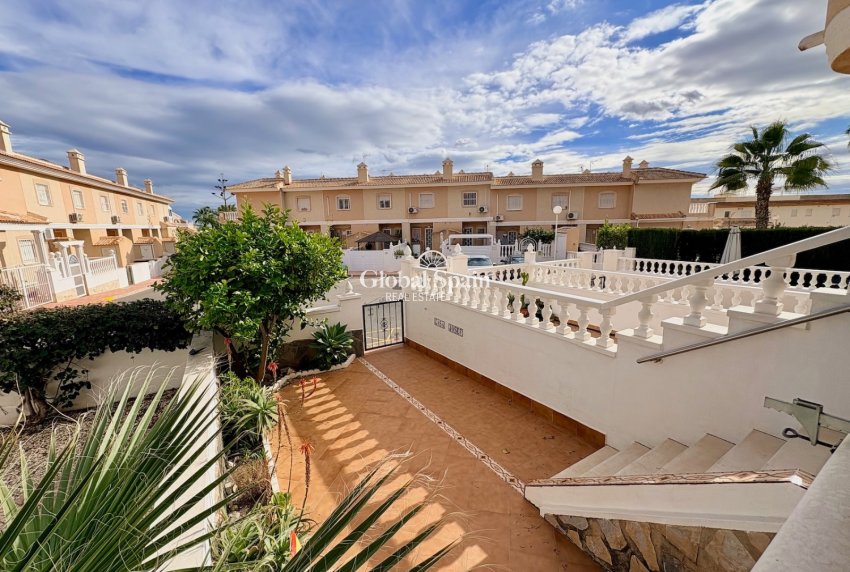 Resale - HOUSE -
ROJALES - Inland