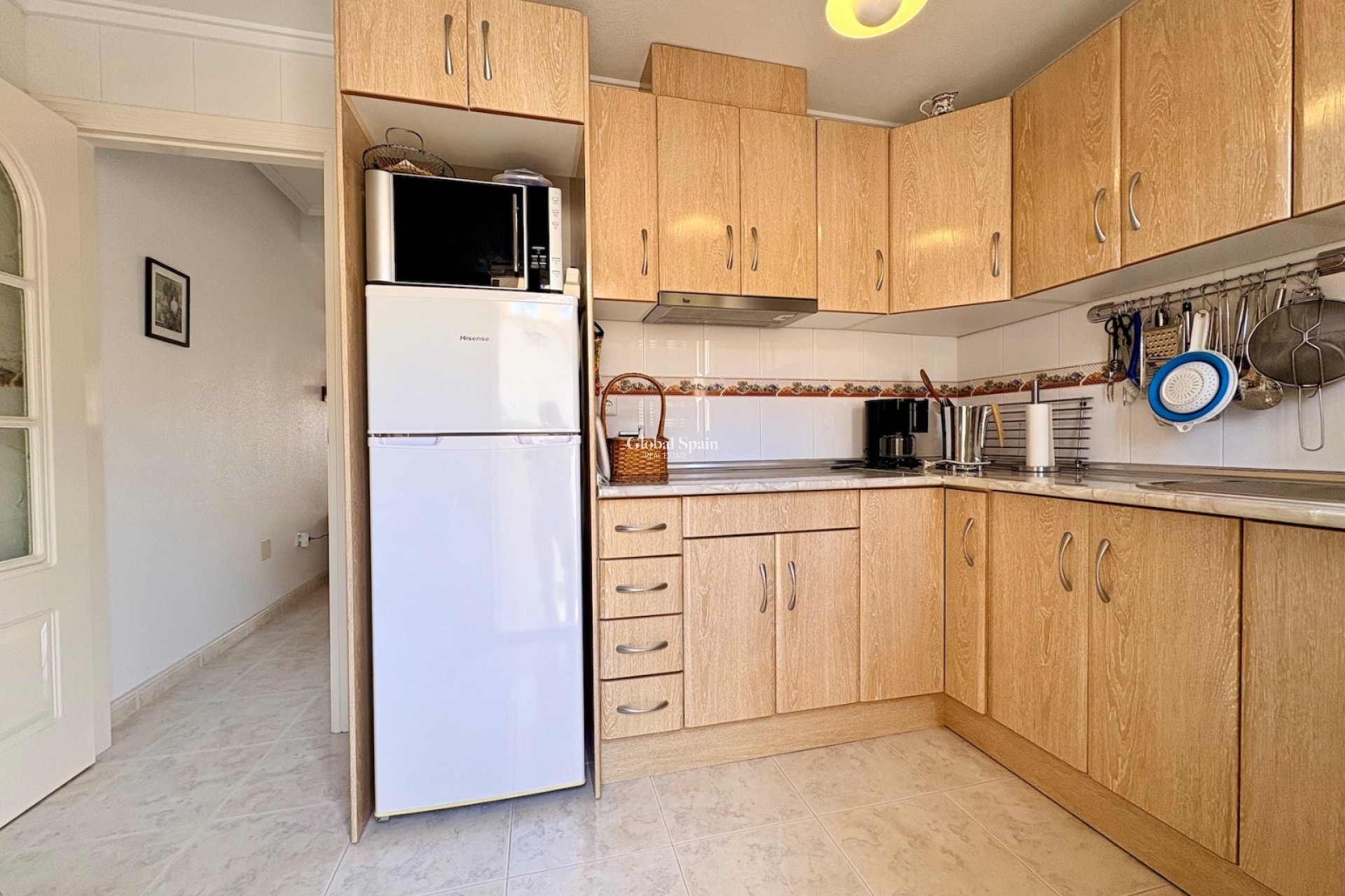 Resale - HOUSE -
ROJALES - Inland