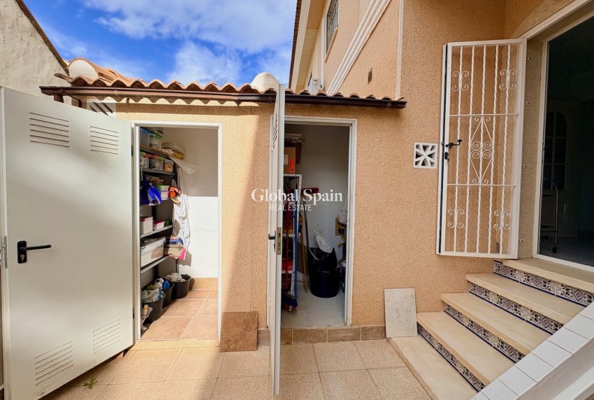 Resale - HOUSE -
ROJALES - Inland