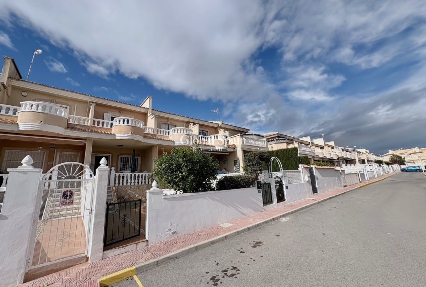 Resale - HOUSE -
ROJALES - Inland