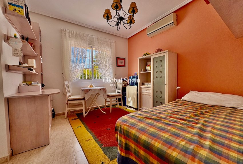 Resale - HOUSE -
ROJALES - Inland