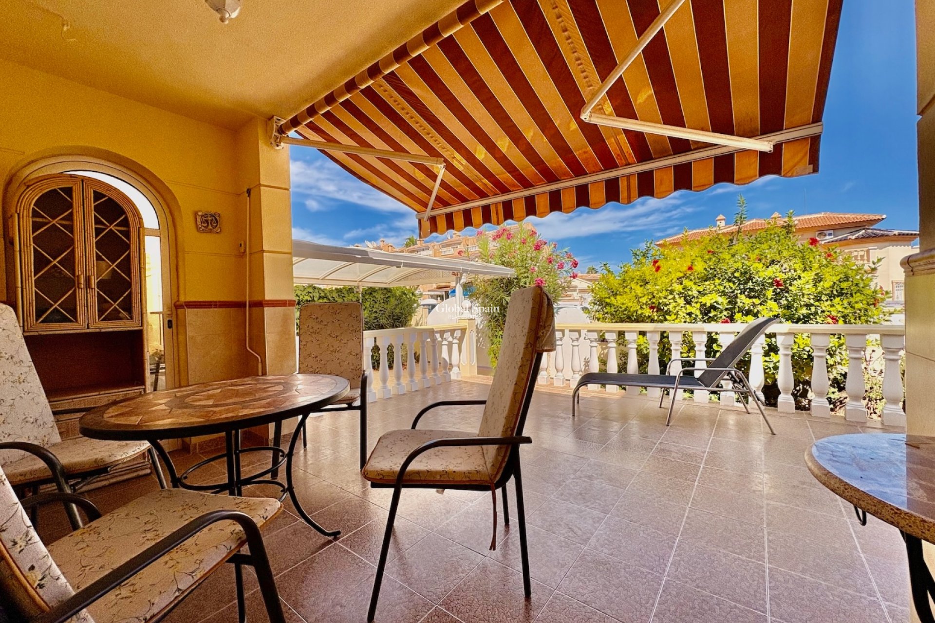 Resale - HOUSE -
ROJALES - Inland