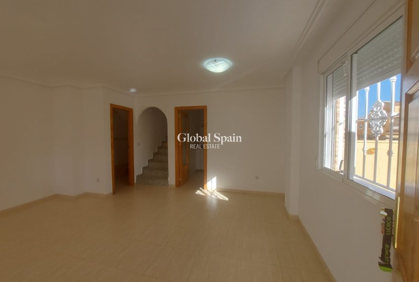 Resale - HOUSE -
ROJALES - Inland