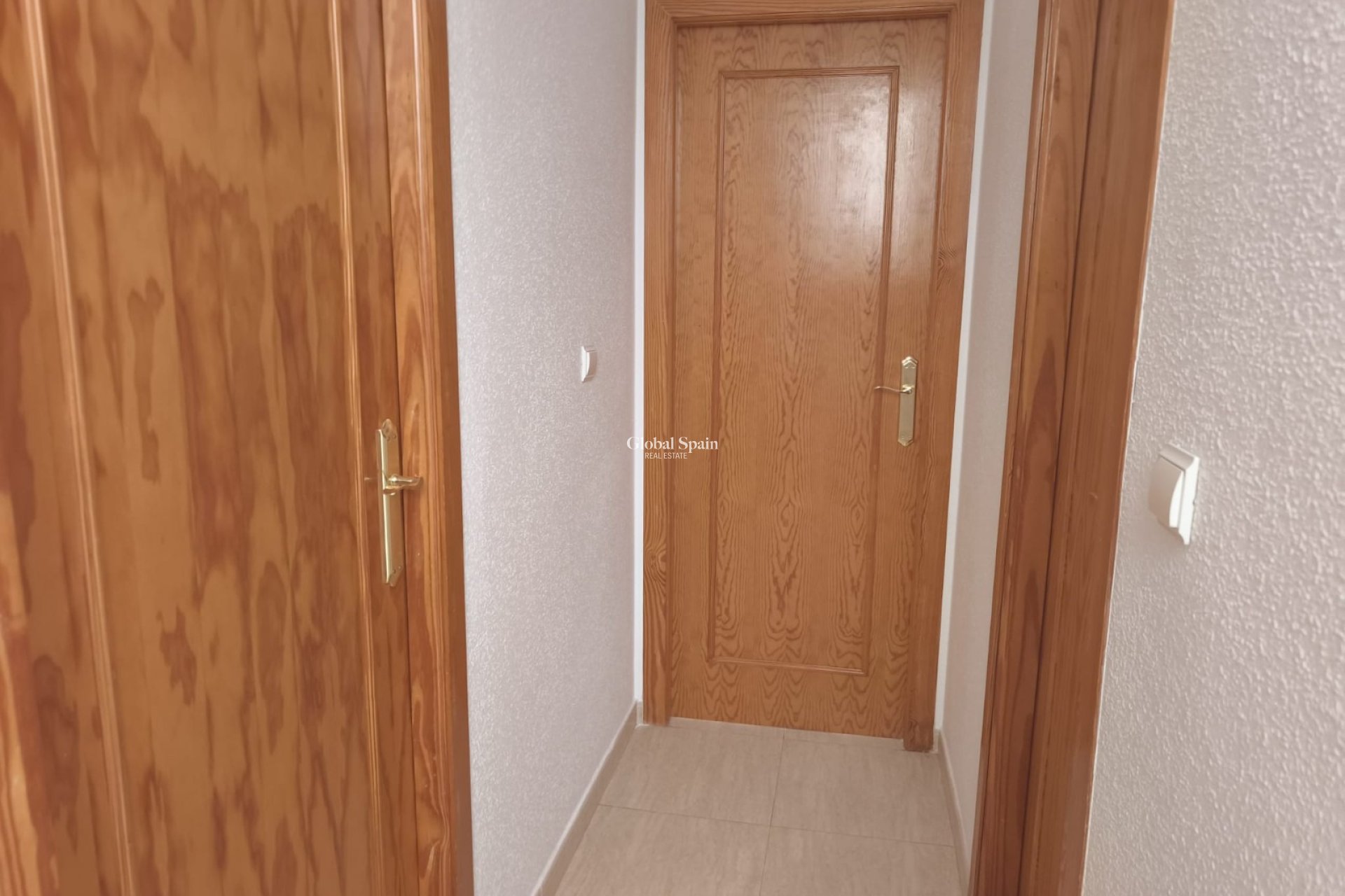 Resale - HOUSE -
ROJALES - Inland