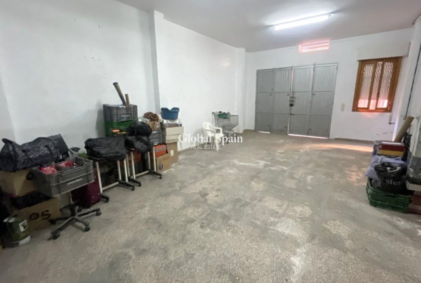 Resale - HOUSE -
ROJALES - Inland