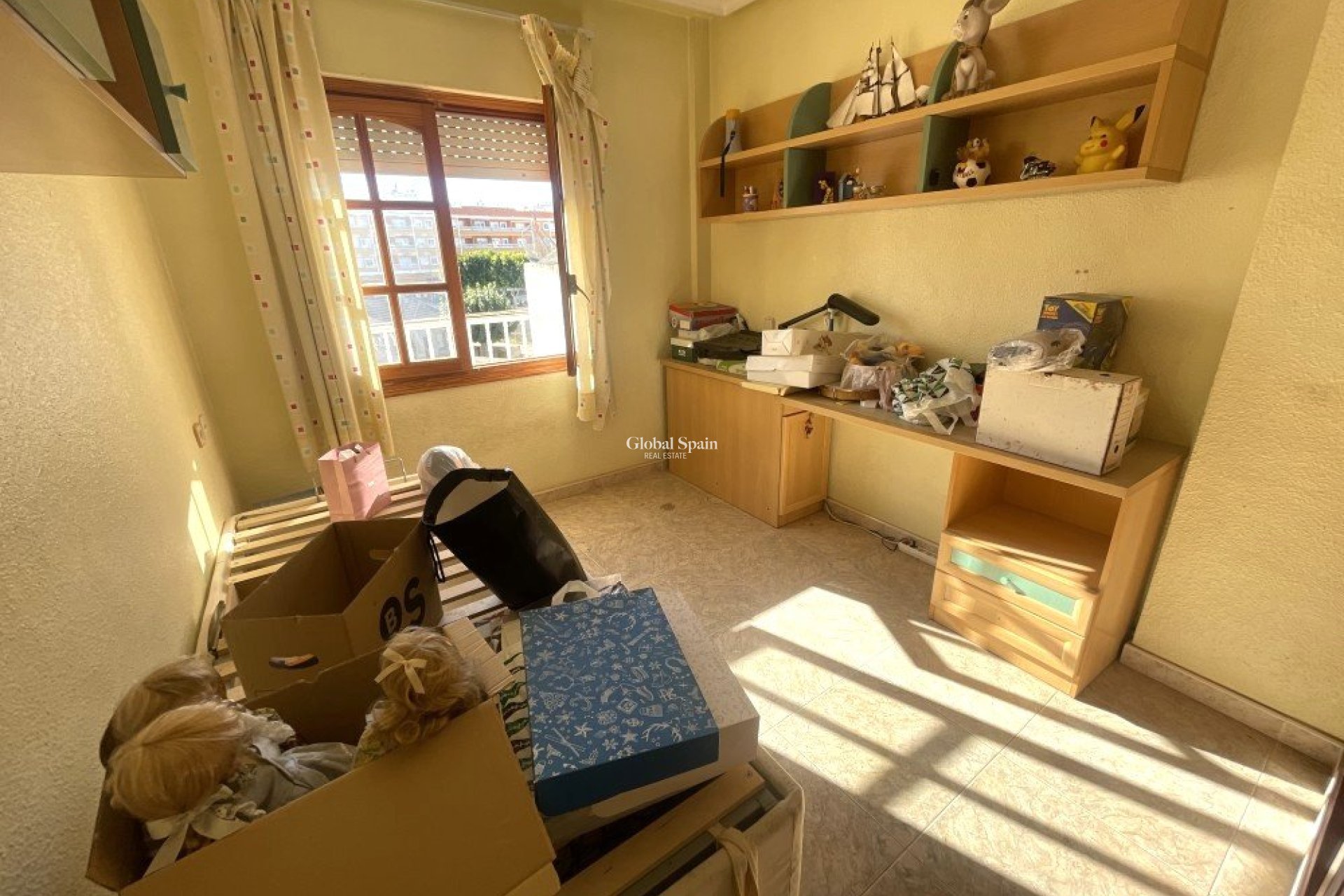 Resale - HOUSE -
ROJALES - Inland