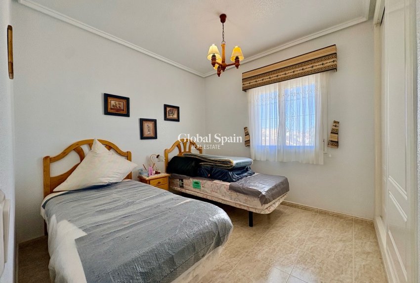Resale - HOUSE -
ROJALES - Inland