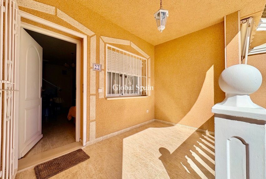 Resale - HOUSE -
ROJALES - Inland
