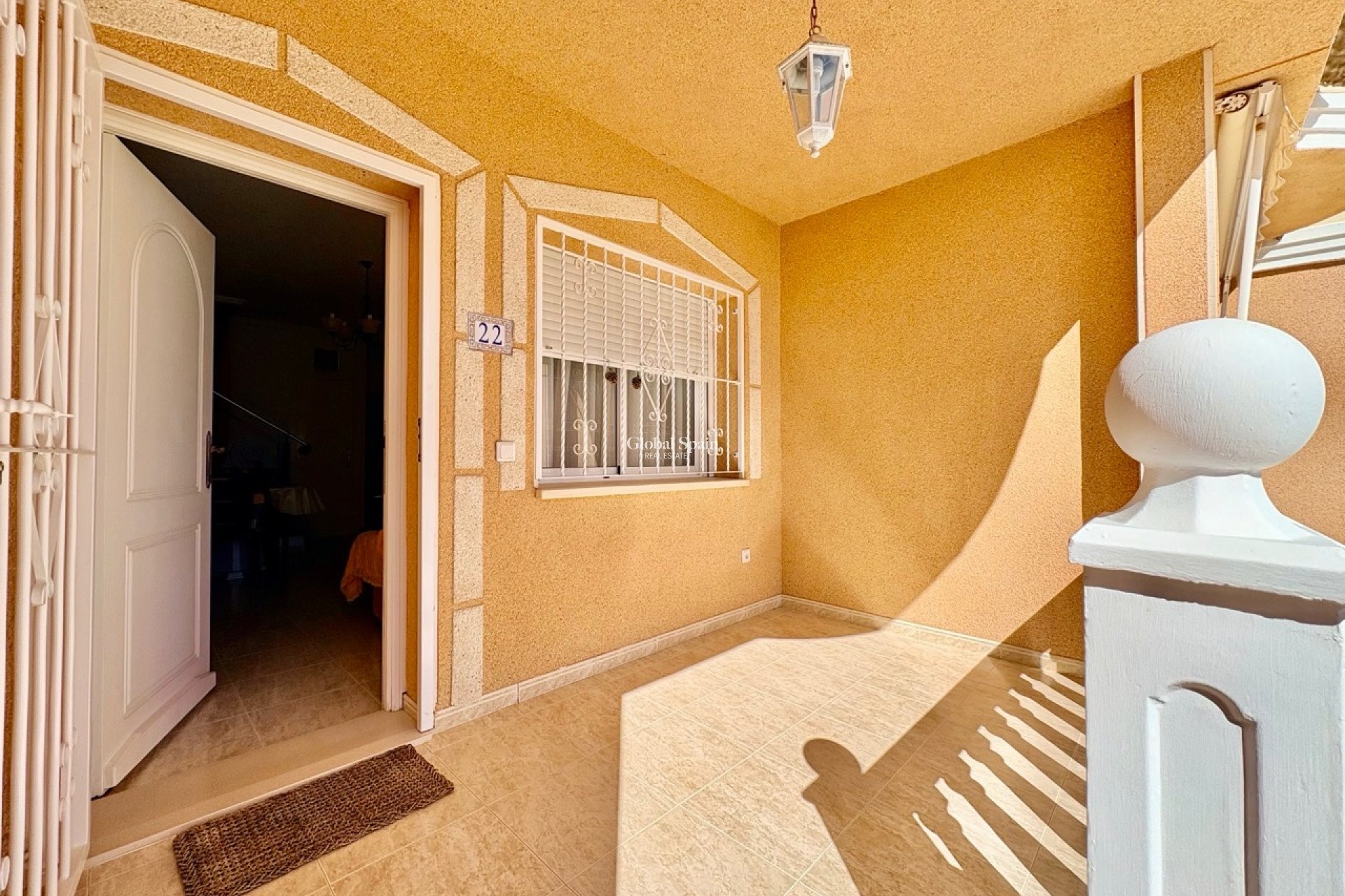 Resale - HOUSE -
ROJALES - Inland