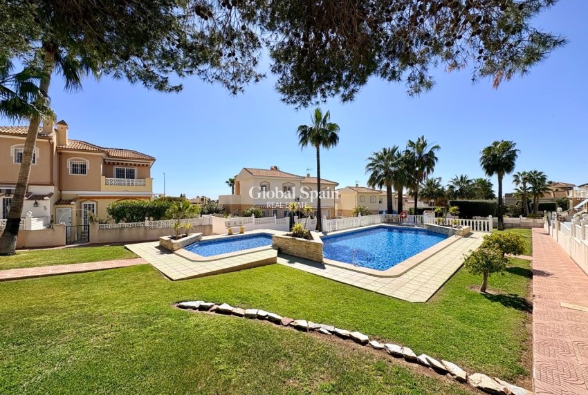 Resale - HOUSE -
ROJALES - Inland