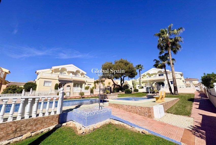 Resale - HOUSE -
ROJALES - Inland