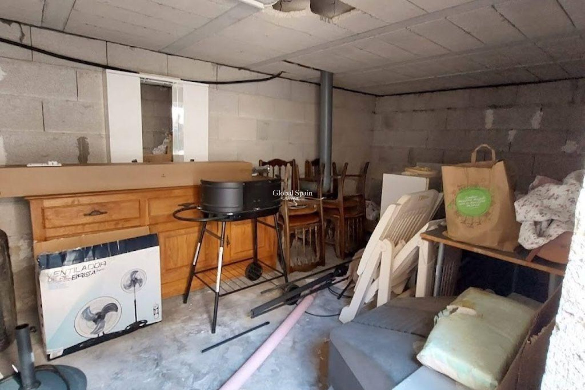 Resale - HOUSE -
ROJALES - Inland