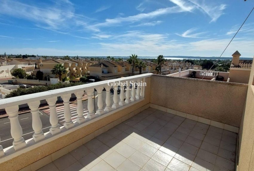 Resale - HOUSE -
ROJALES - Inland