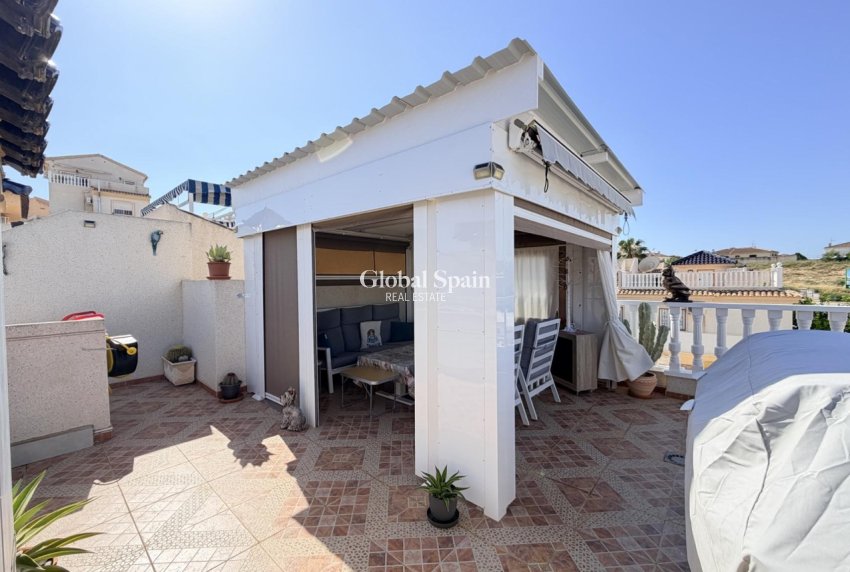 Resale - HOUSE -
ROJALES - Inland