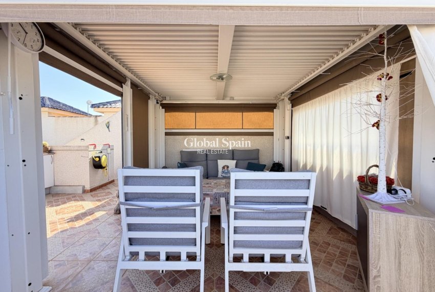 Resale - HOUSE -
ROJALES - Inland