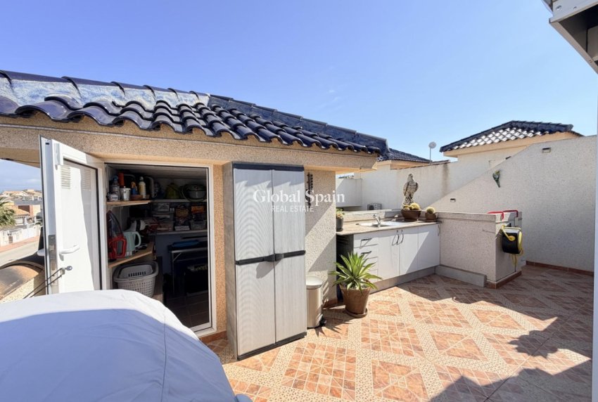 Resale - HOUSE -
ROJALES - Inland