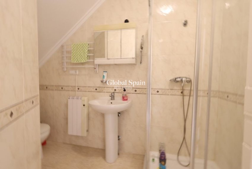 Resale - HOUSE -
ROJALES - Inland
