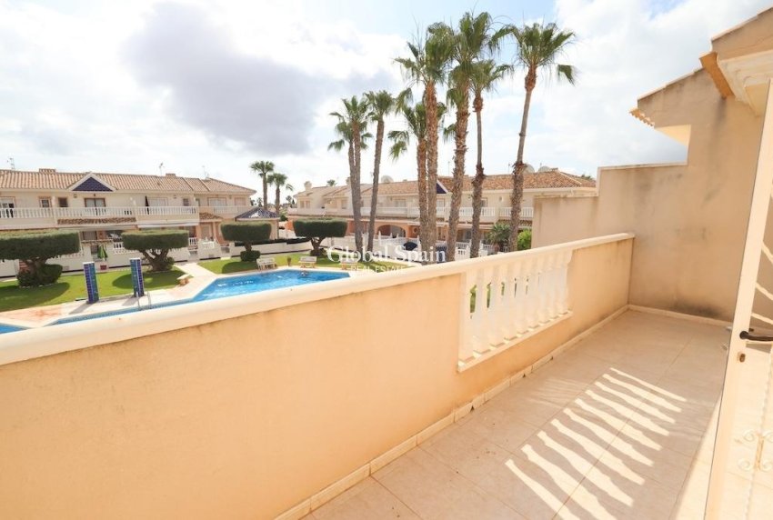 Resale - HOUSE -
ROJALES - Inland