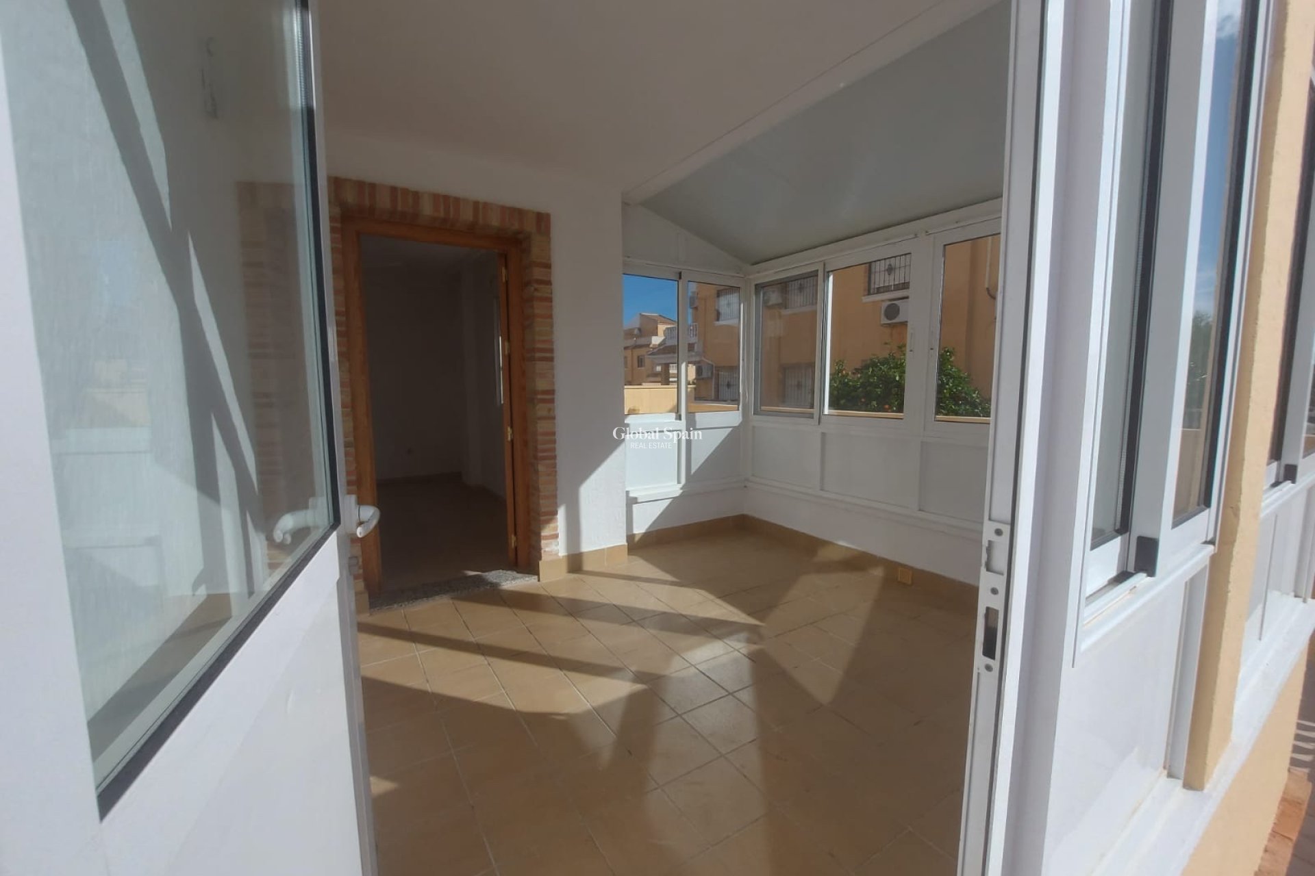 Resale - HOUSE -
ROJALES - Inland