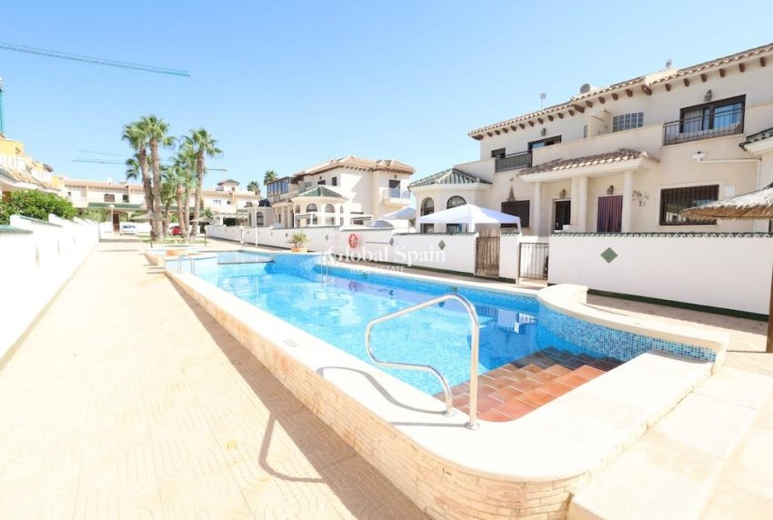 Resale - HOUSE -
ROJALES - Inland