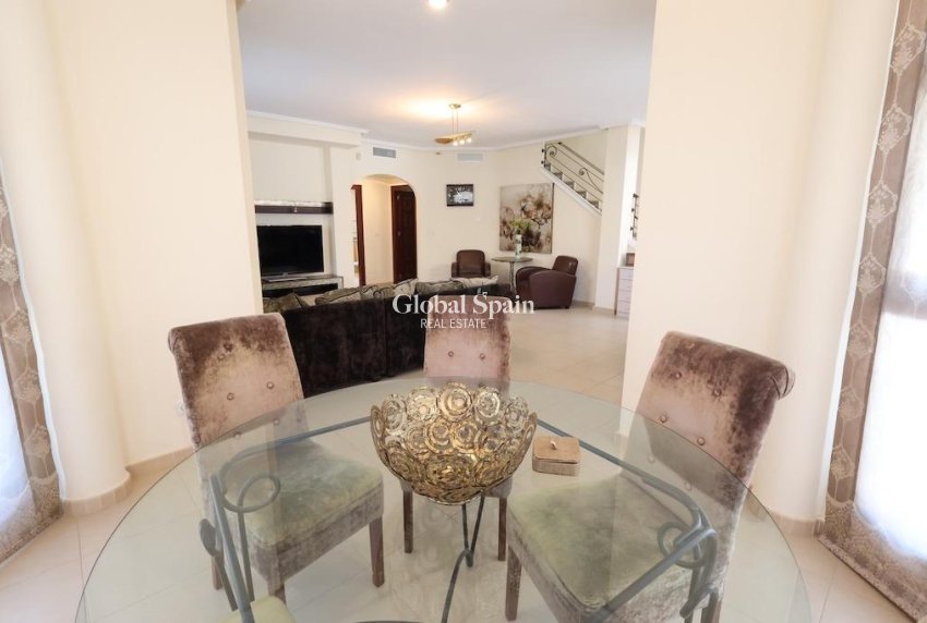 Resale - HOUSE -
ROJALES - Inland