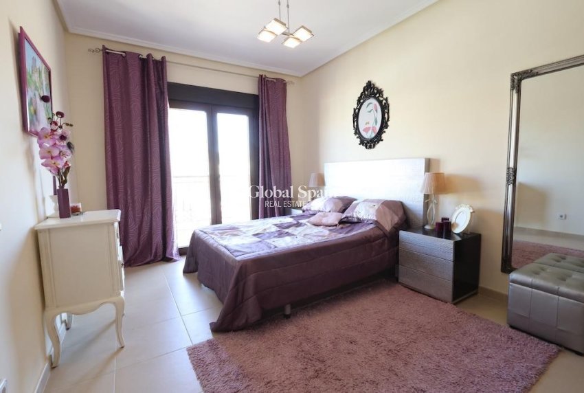 Resale - HOUSE -
ROJALES - Inland