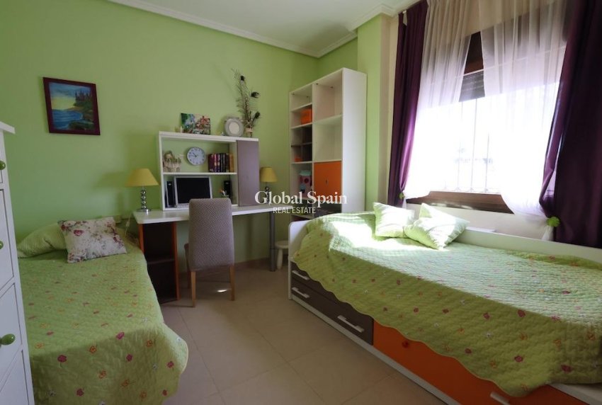 Resale - HOUSE -
ROJALES - Inland