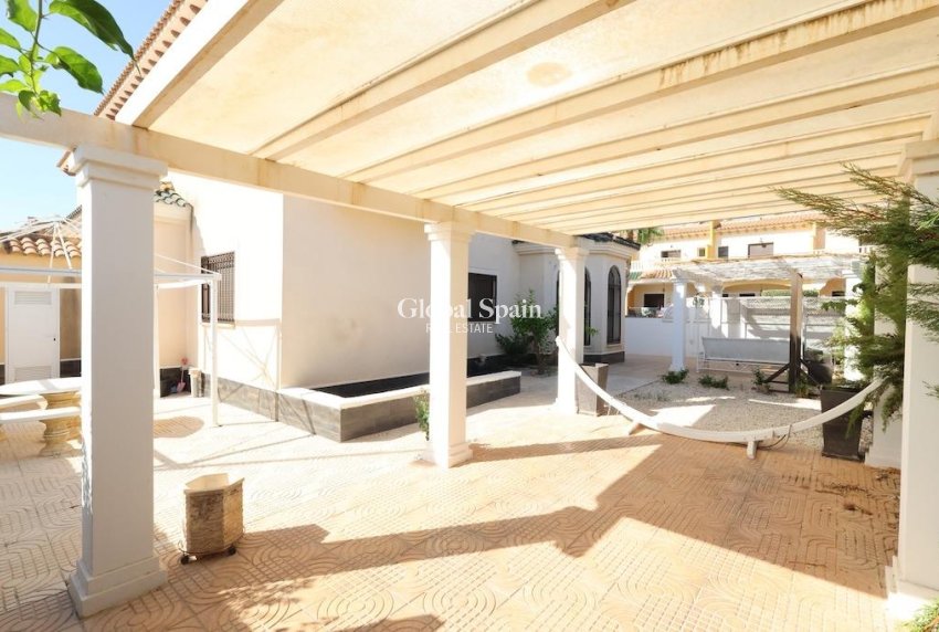 Resale - HOUSE -
ROJALES - Inland