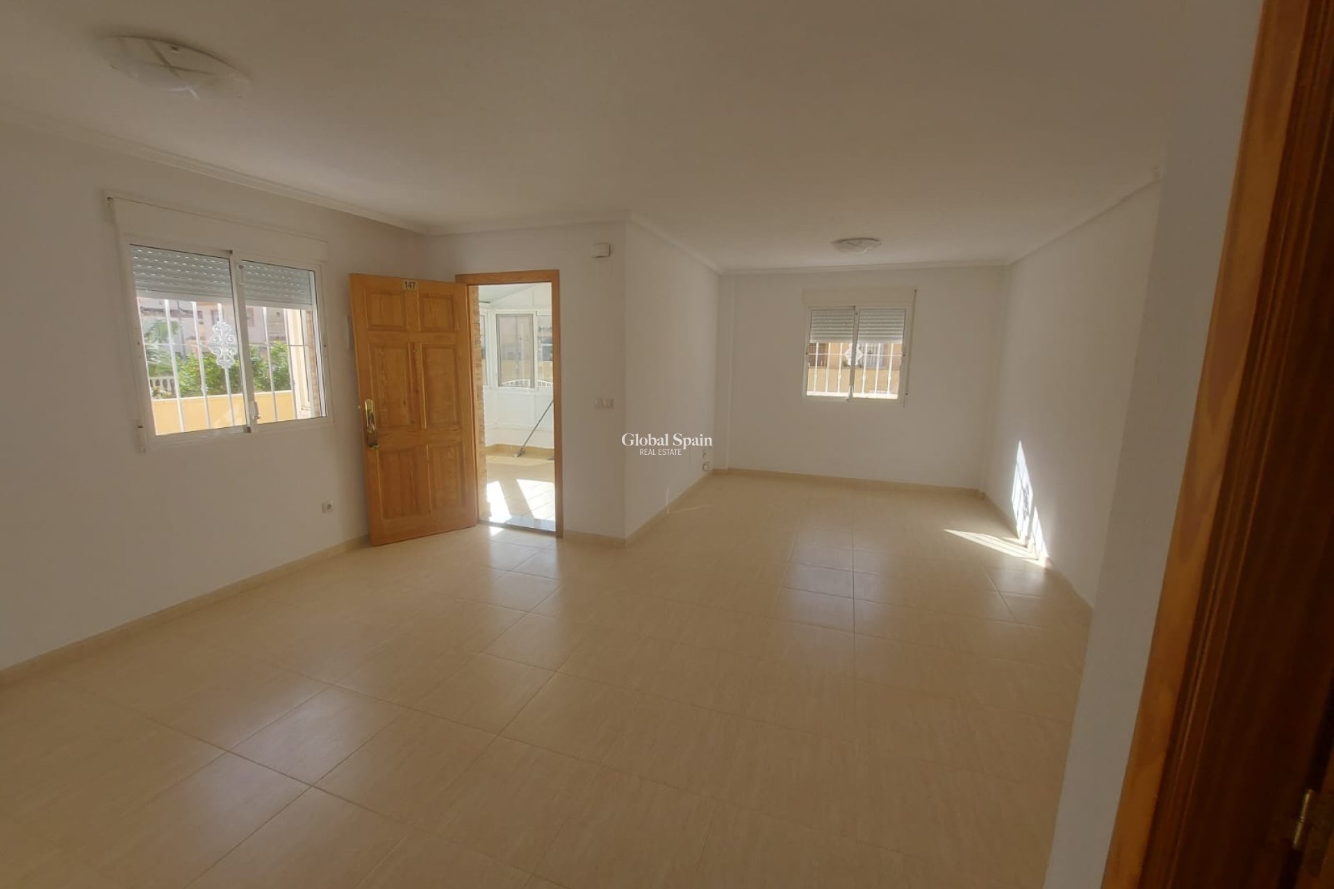 Resale - HOUSE -
ROJALES - Inland