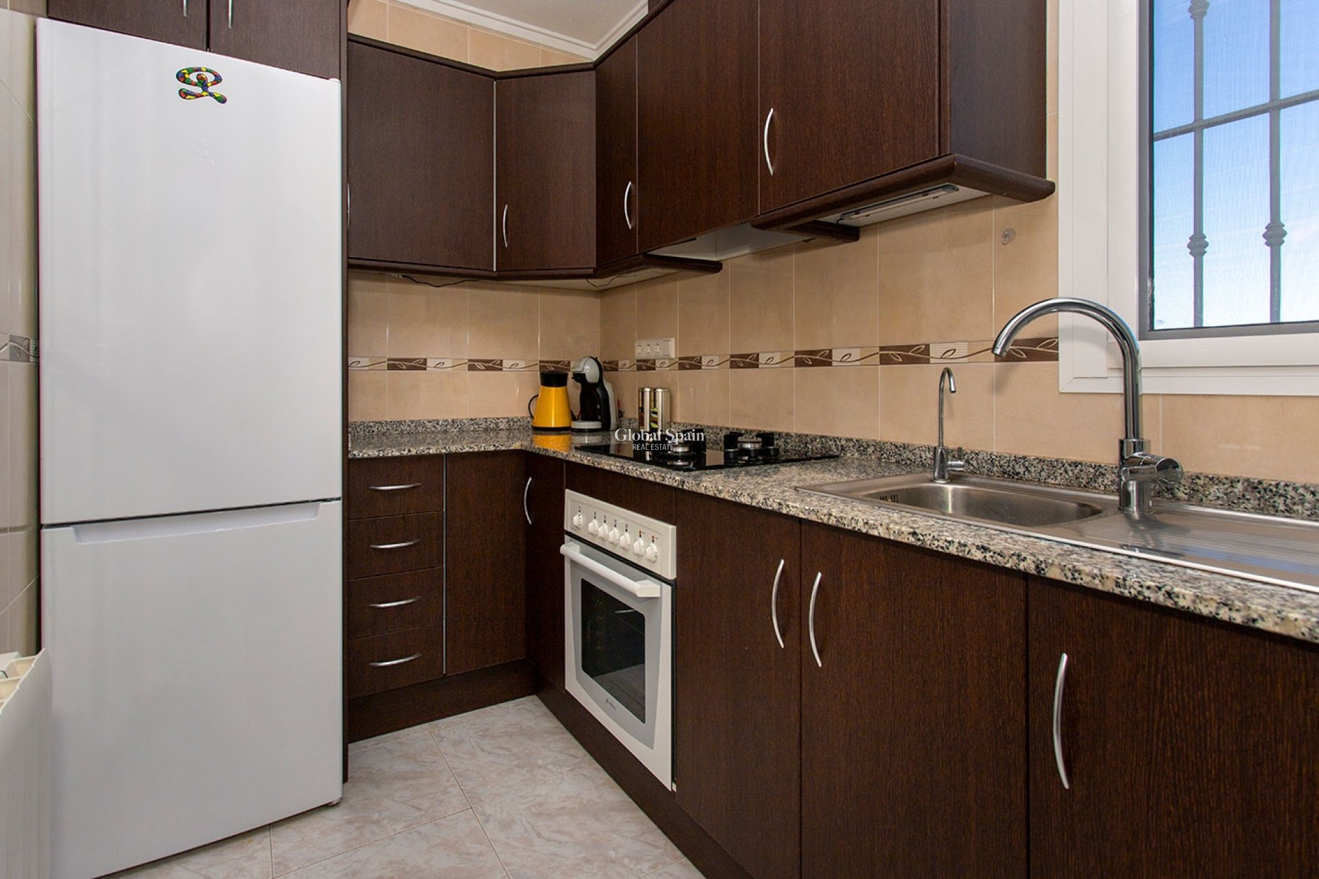 Resale - HOUSE -
ROJALES - Pueblo