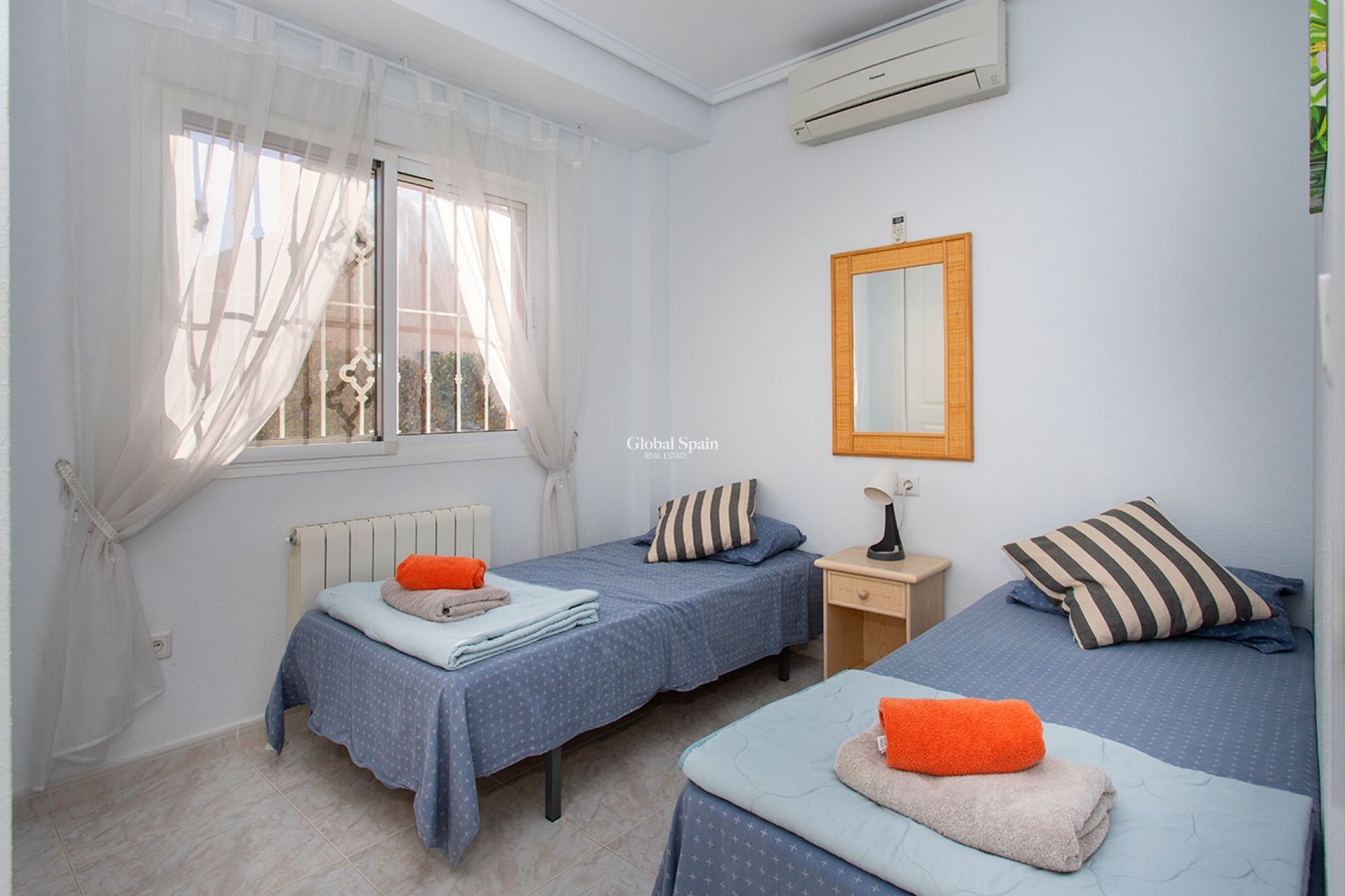 Resale - HOUSE -
ROJALES - Pueblo