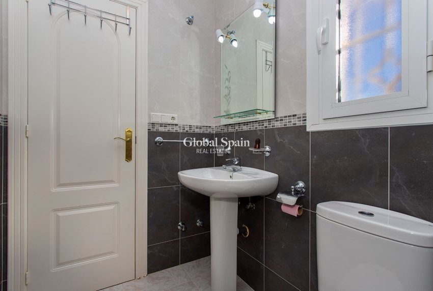 Resale - HOUSE -
ROJALES - Pueblo