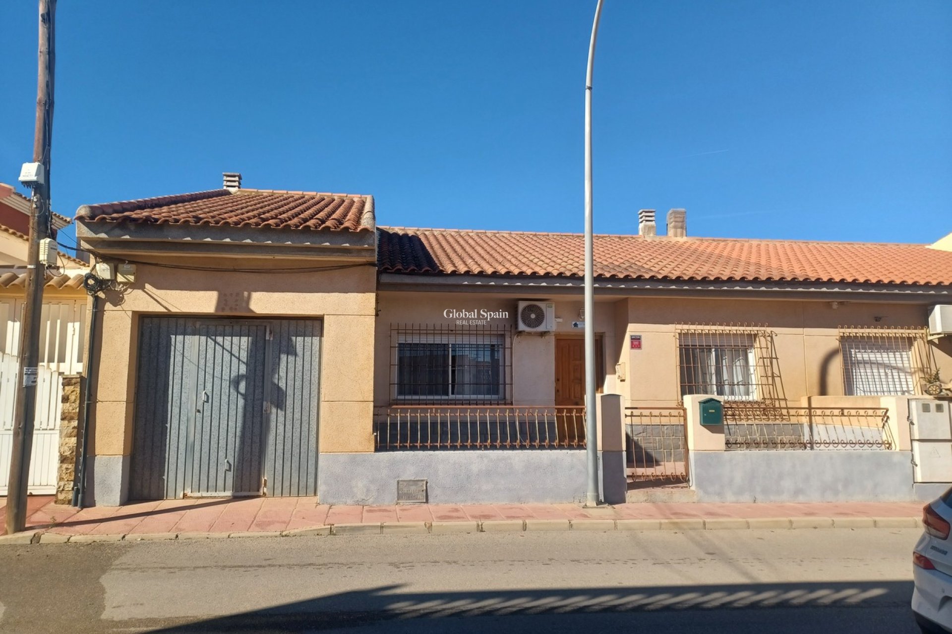 Resale - HOUSE -
ROLDÁN - Inland