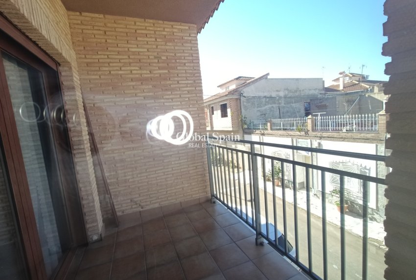 Resale - HOUSE -
ROLDÁN - Inland