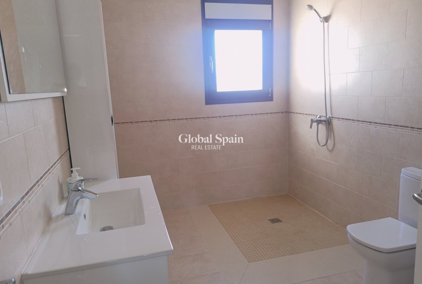 Resale - HOUSE -
ROLDÁN - Inland