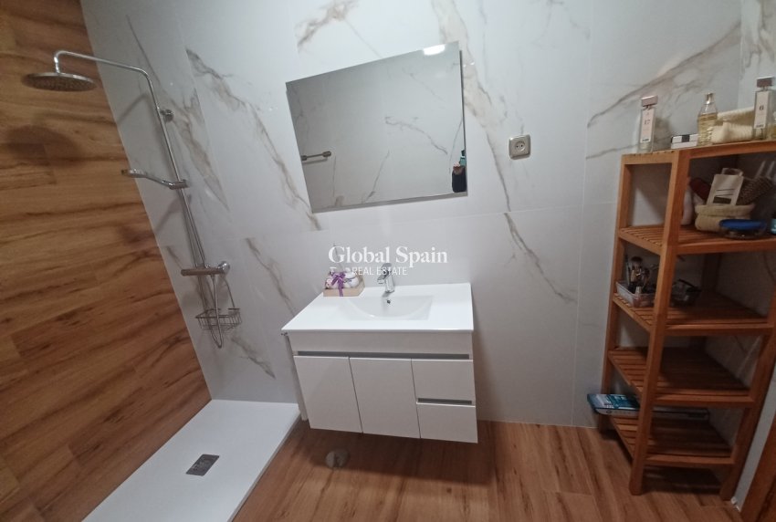 Resale - HOUSE -
ROLDÁN - Inland