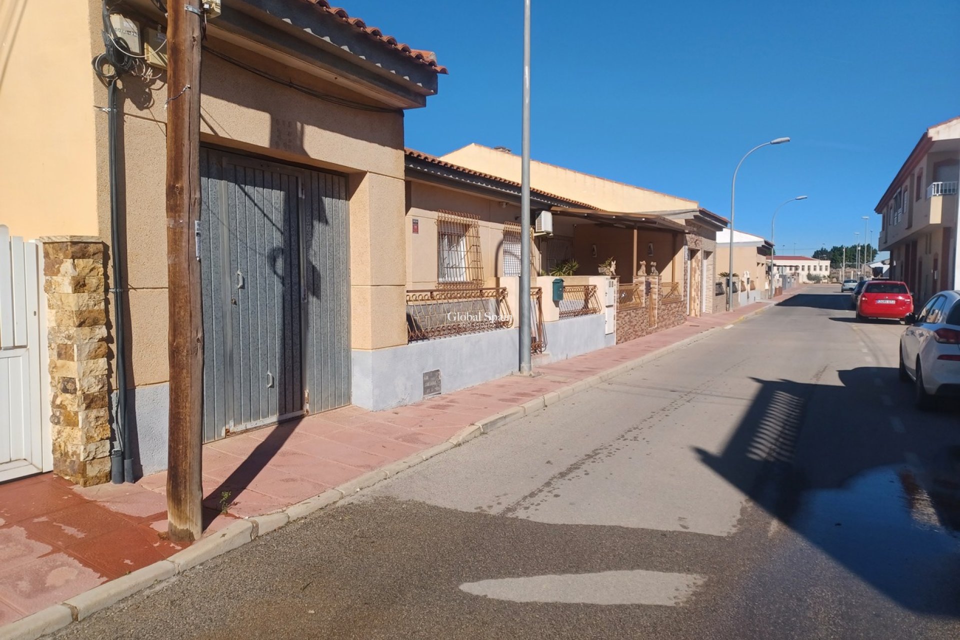 Resale - HOUSE -
ROLDÁN - Inland