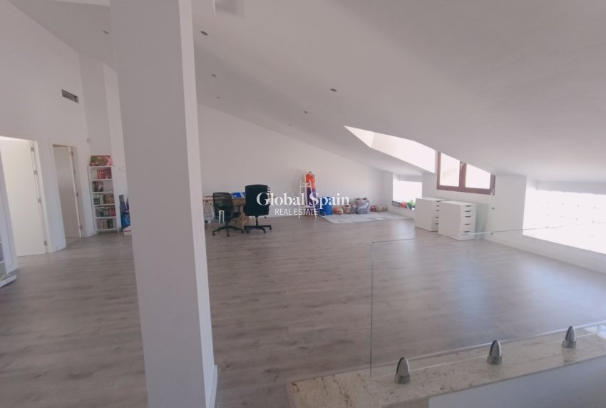 Resale - HOUSE -
ROLDÁN - Inland