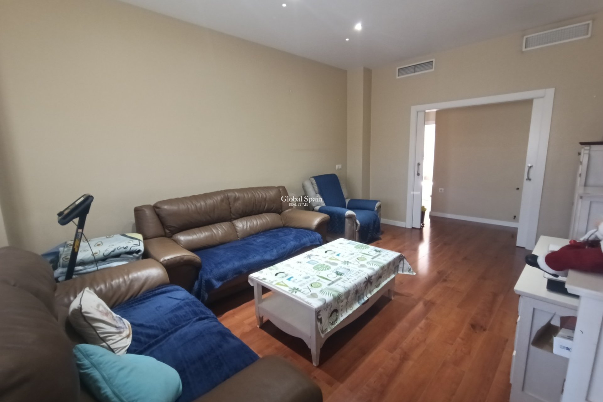 Resale - HOUSE -
ROLDÁN - Inland