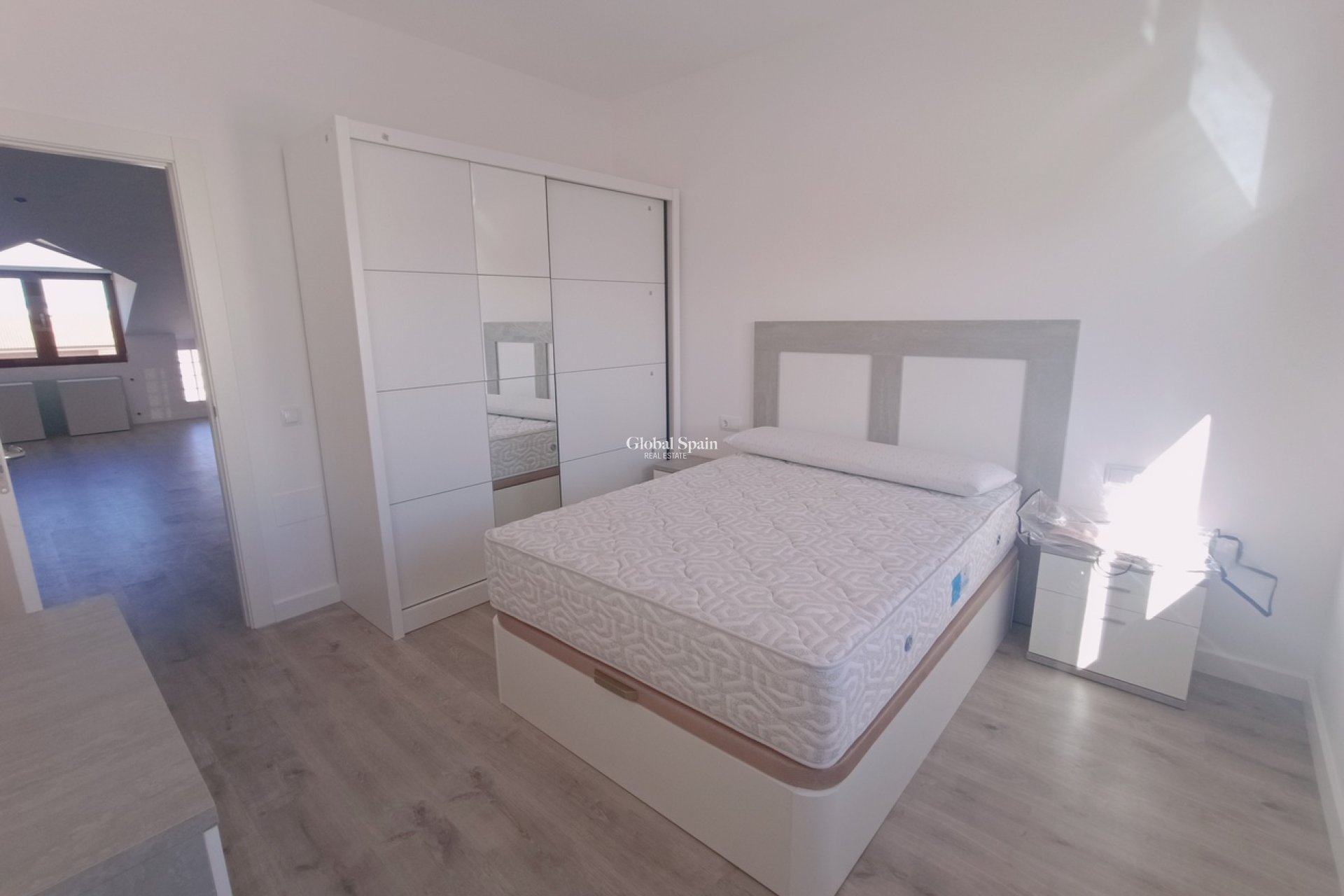 Resale - HOUSE -
ROLDÁN - Inland