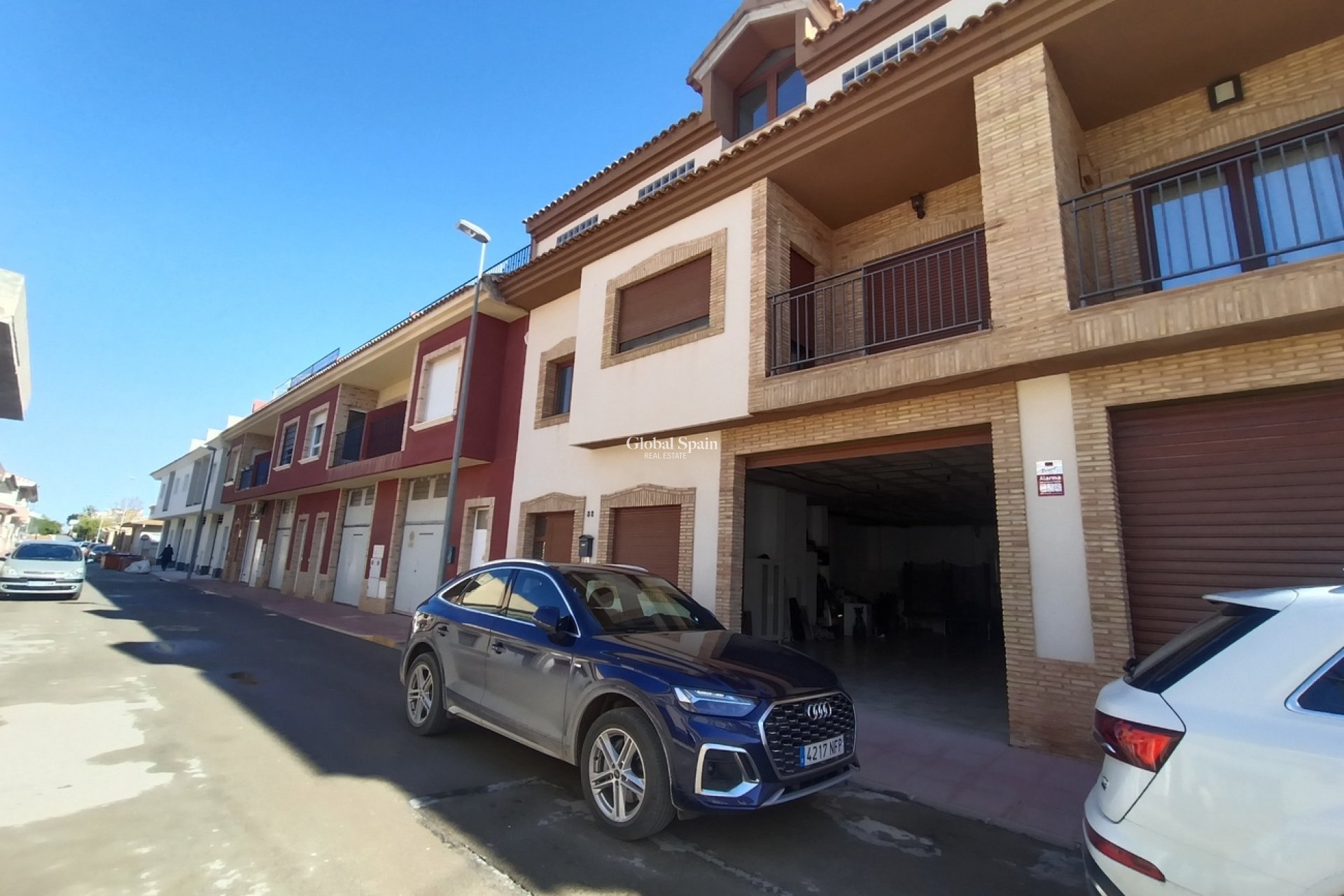 Resale - HOUSE -
ROLDÁN - Inland