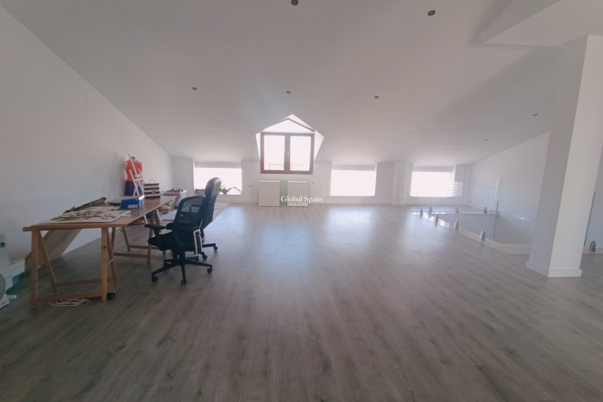 Resale - HOUSE -
ROLDÁN - Inland