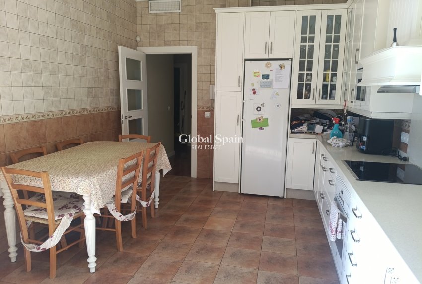 Resale - HOUSE -
ROLDÁN - Inland