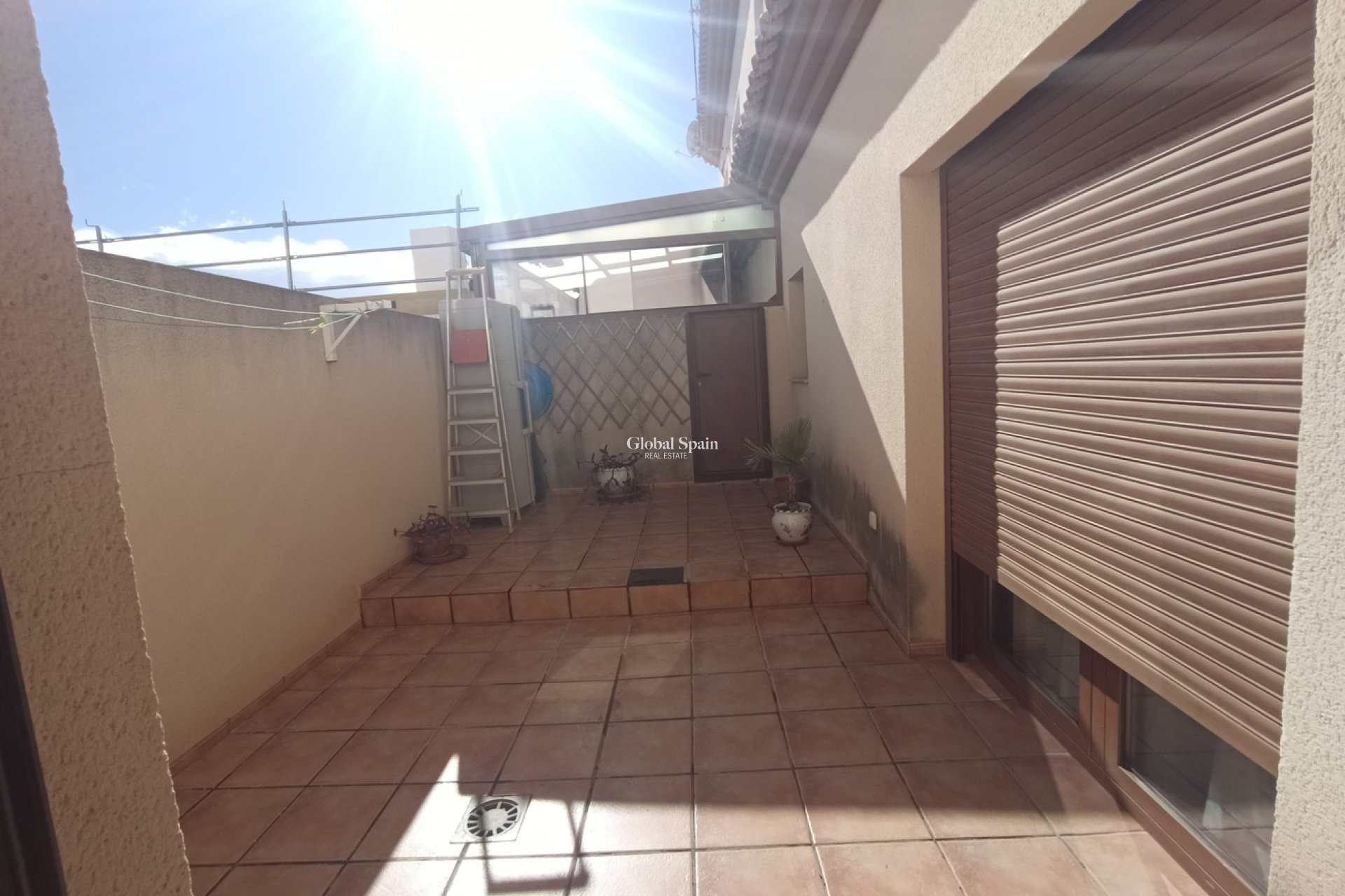 Resale - HOUSE -
ROLDÁN - Inland